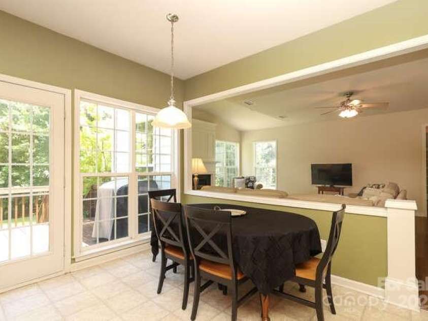 2923 Wheat Meadow Lane, Charlotte, NC 28270.  MLS# CAR4277608, YatesRealty ID 32350. 