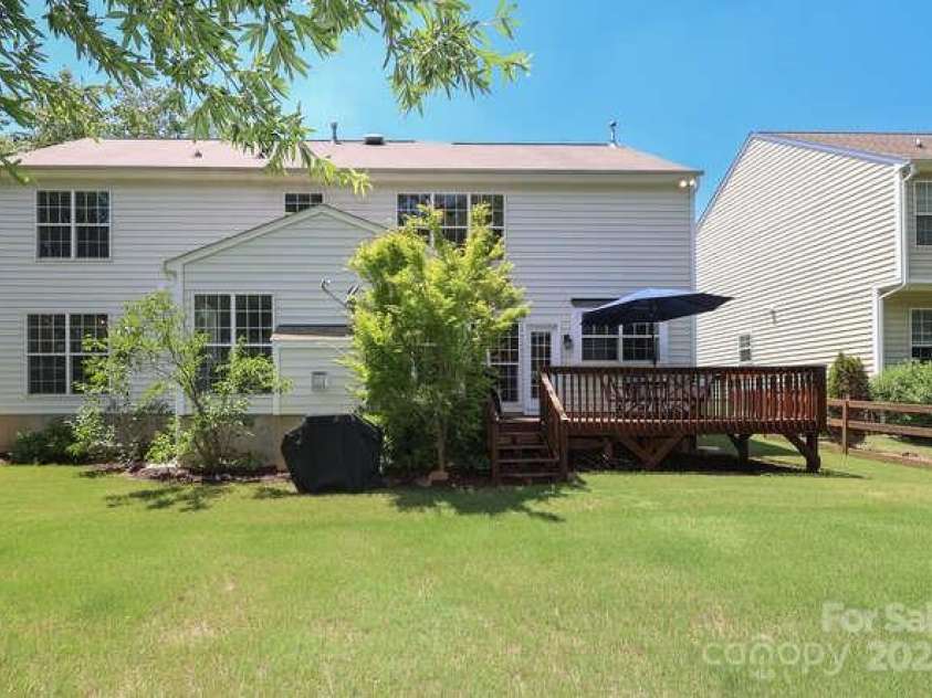 2923 Wheat Meadow Lane, Charlotte, NC 28270.  MLS# CAR4277608, YatesRealty ID 32350. 