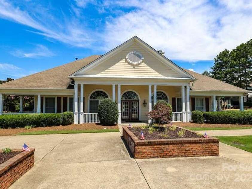 2923 Wheat Meadow Lane, Charlotte, NC 28270.  MLS# CAR4277608, YatesRealty ID 32350. 