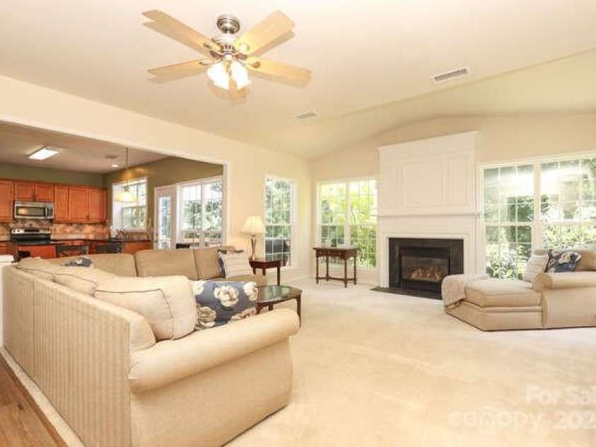 2923 Wheat Meadow Lane, Charlotte, NC 28270.  MLS# CAR4277608, YatesRealty ID 32350. Great Room