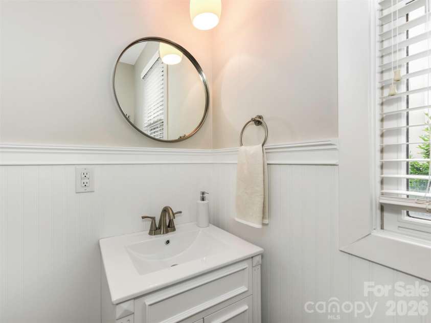 1959 Abbott Street, Charlotte, NC 28203.  MLS# CAR4389761, YatesRealty ID 32351. 