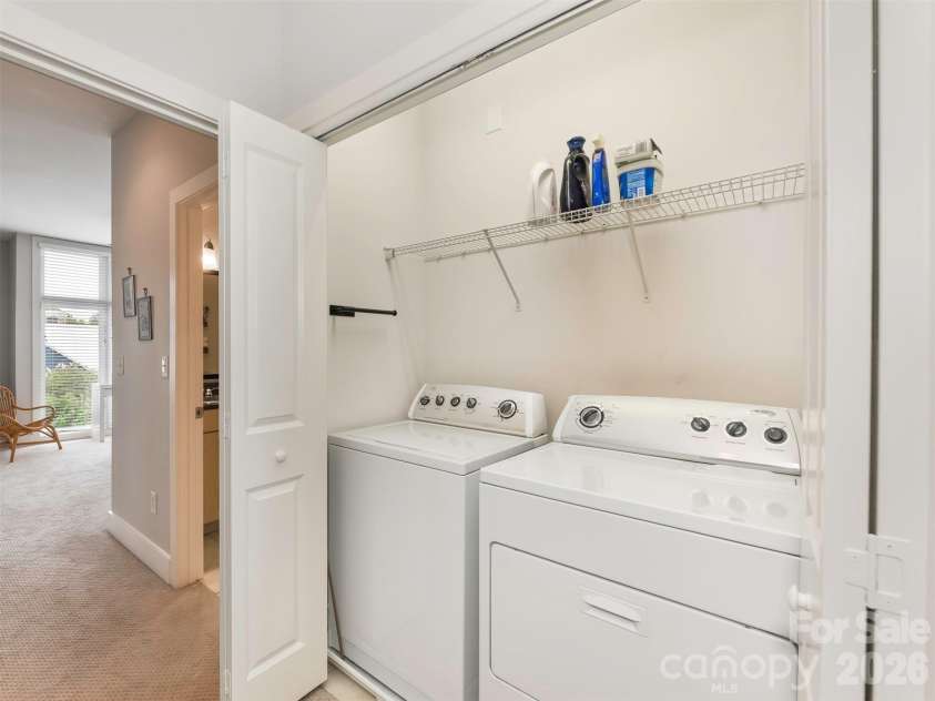 1959 Abbott Street, Charlotte, NC 28203.  MLS# CAR4389761, YatesRealty ID 32351. 