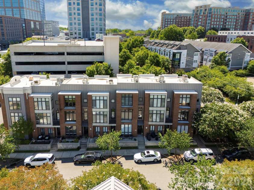 1959 Abbott Street, Charlotte, NC 28203.  MLS# CAR4389761, YatesRealty ID 32351. 