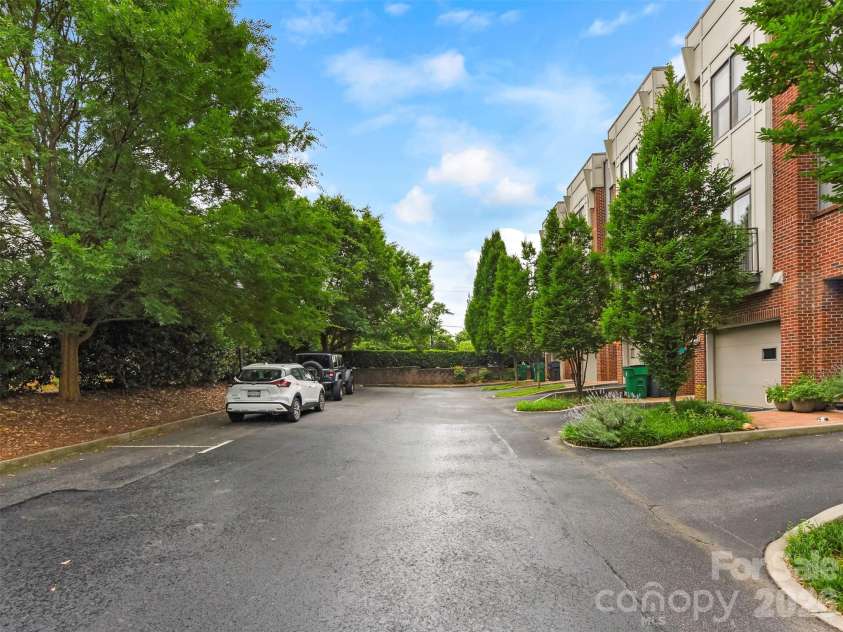 1959 Abbott Street, Charlotte, NC 28203.  MLS# CAR4389761, YatesRealty ID 32351. 
