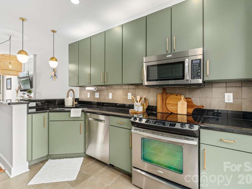 1959 Abbott Street, Charlotte, NC 28203.  MLS# CAR4389761, YatesRealty ID 32351. 