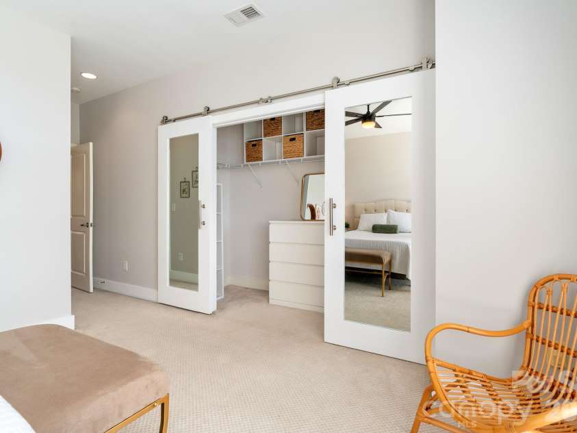 1959 Abbott Street, Charlotte, NC 28203.  MLS# CAR4389761, YatesRealty ID 32351. 