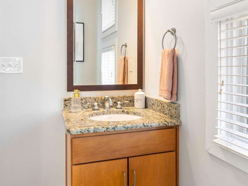 1959 Abbott Street, Charlotte, NC 28203.  MLS# CAR4389761, YatesRealty ID 32351. 