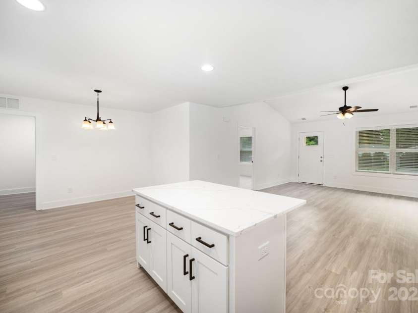 309 A Oakdale Avenue, Kannapolis, NC 28083.  MLS# CAR4287739, YatesRealty ID 32352. 