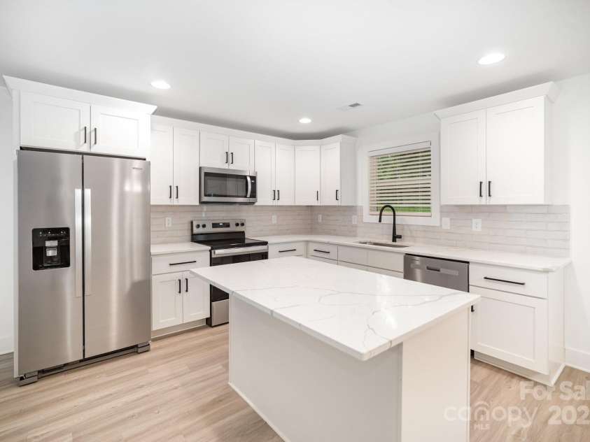 309 A Oakdale Avenue, Kannapolis, NC 28083.  MLS# CAR4287739, YatesRealty ID 32352. 