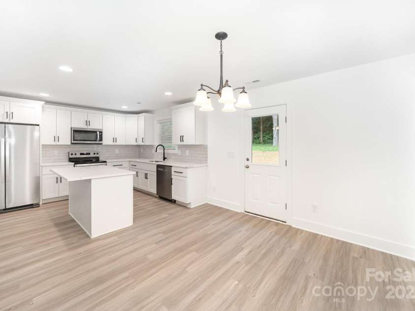 309 A Oakdale Avenue, Kannapolis, NC 28083.  MLS# CAR4287739, YatesRealty ID 32352. 