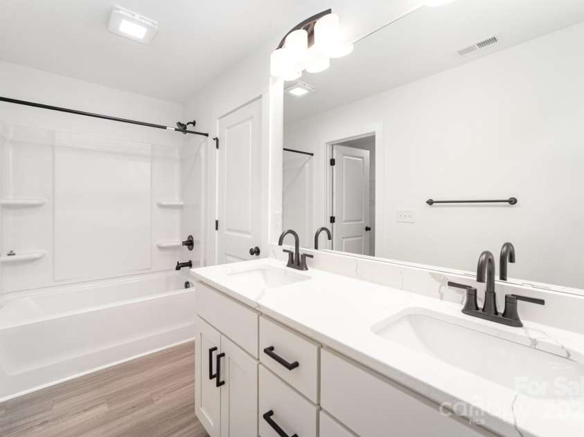 309 A Oakdale Avenue, Kannapolis, NC 28083.  MLS# CAR4287739, YatesRealty ID 32352. 