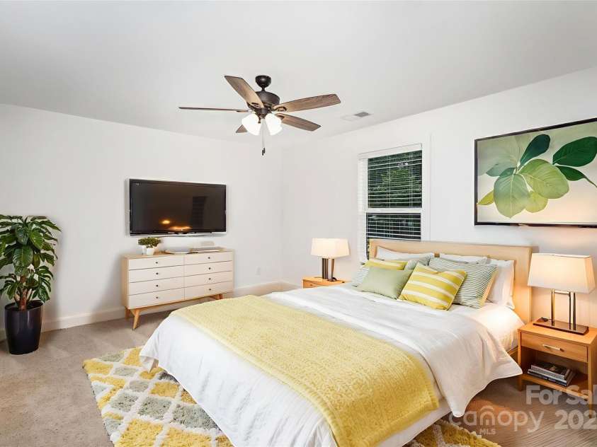 309 A Oakdale Avenue, Kannapolis, NC 28083.  MLS# CAR4287739, YatesRealty ID 32352. Virtually Staged