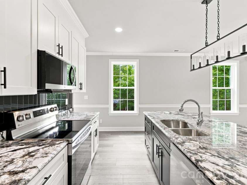 337 Petree Road, Winston Salem, NC 27106.  MLS# CAR4394954, YatesRealty ID 32353. 