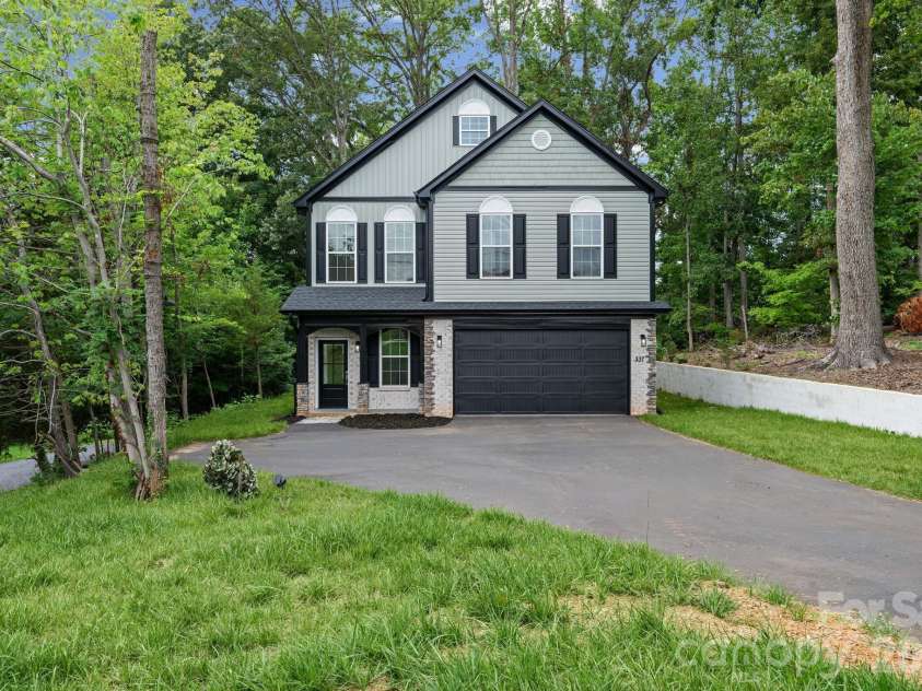 337 Petree Road, Winston Salem, NC 27106.  MLS# CAR4394954, YatesRealty ID 32353. 