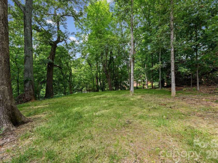 337 Petree Road, Winston Salem, NC 27106.  MLS# CAR4394954, YatesRealty ID 32353. 