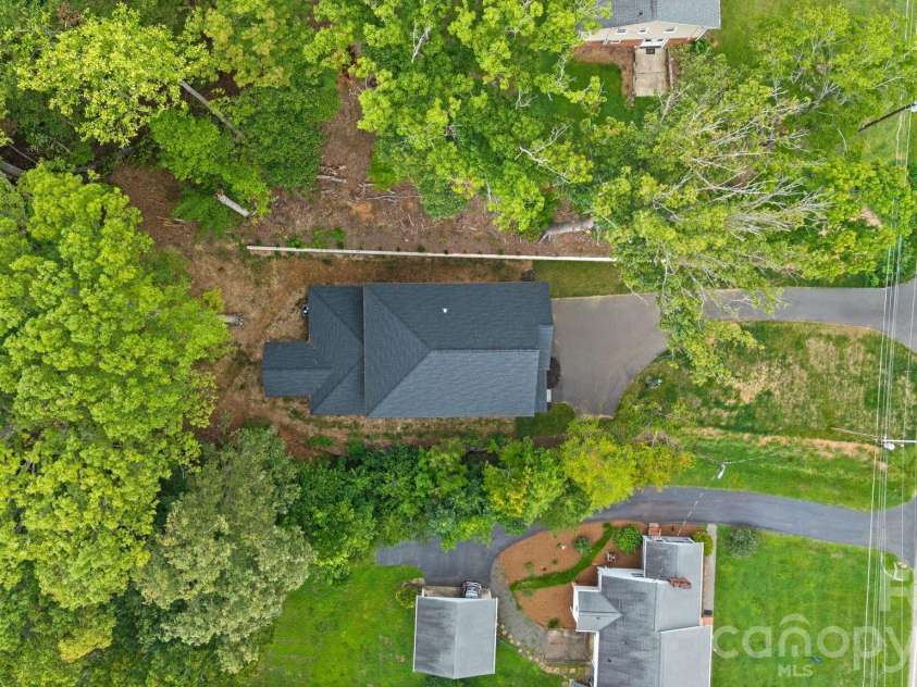 337 Petree Road, Winston Salem, NC 27106.  MLS# CAR4394954, YatesRealty ID 32353. 