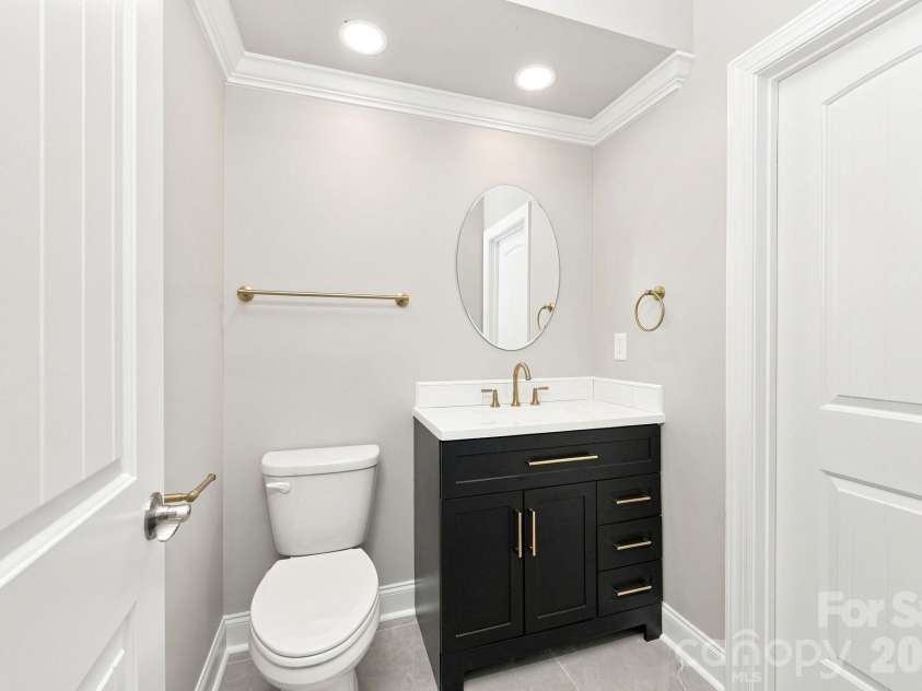 337 Petree Road, Winston Salem, NC 27106.  MLS# CAR4394954, YatesRealty ID 32353. Half bath