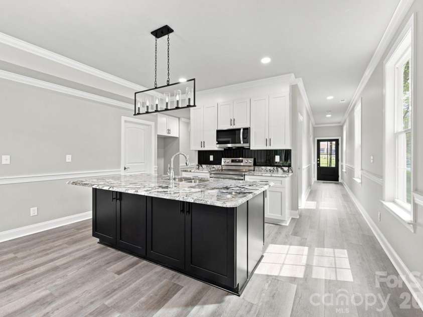 337 Petree Road, Winston Salem, NC 27106.  MLS# CAR4394954, YatesRealty ID 32353. Kitchen