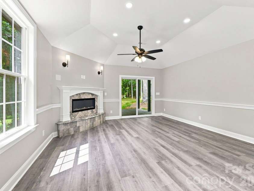 337 Petree Road, Winston Salem, NC 27106.  MLS# CAR4394954, YatesRealty ID 32353. Living room view from kitchen