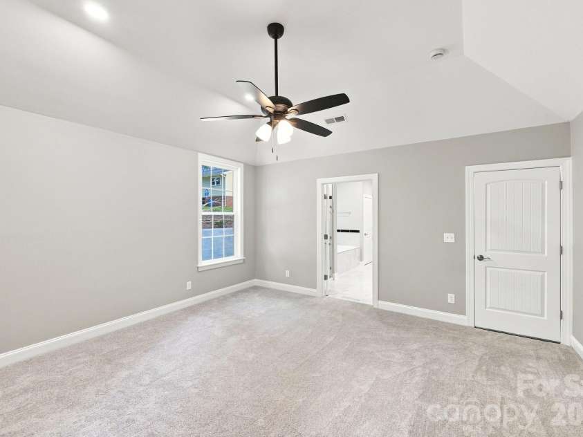 337 Petree Road, Winston Salem, NC 27106.  MLS# CAR4394954, YatesRealty ID 32353. Master bedroom main level
