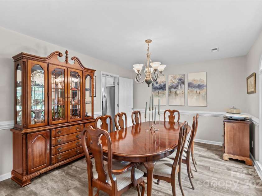 586 Highland Ridge Road, Mooresville, NC 28115.  MLS# CAR4287647, YatesRealty ID 32354. 