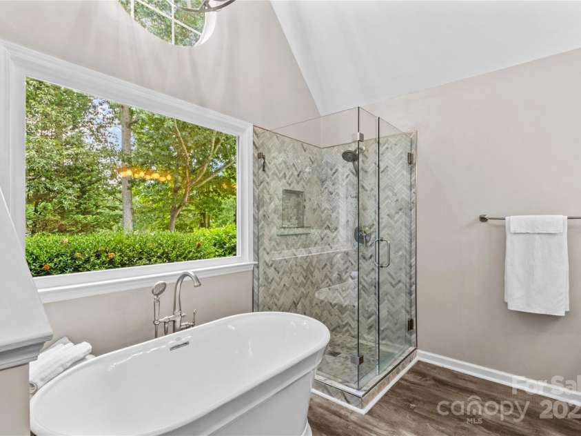 586 Highland Ridge Road, Mooresville, NC 28115.  MLS# CAR4287647, YatesRealty ID 32354. Deep Soaking Tub, Tile & Glass Shower