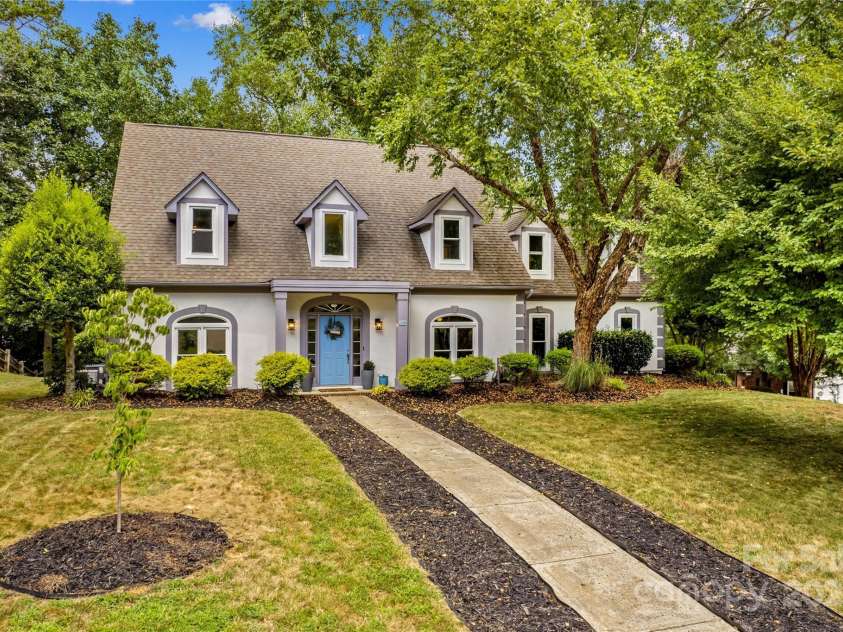 586 Highland Ridge Road, Mooresville, NC 28115.  MLS# CAR4287647, YatesRealty ID 32354. Welcome to 586 Highland Ridge !