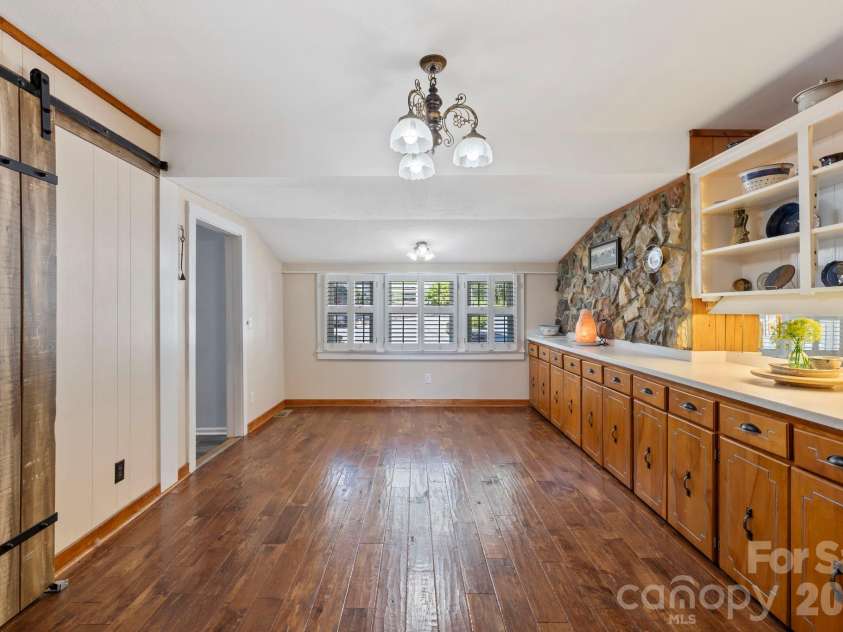 71 Laurel Mountain Road, Brevard, NC 28712.  MLS# CAR4370295, YatesRealty ID 32354. Dining Room Area