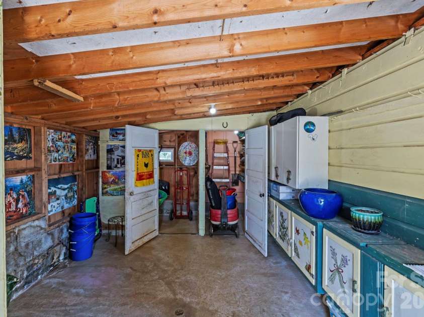 71 Laurel Mountain Road, Brevard, NC 28712.  MLS# CAR4370295, YatesRealty ID 32354. Extra smaller work shop in back
