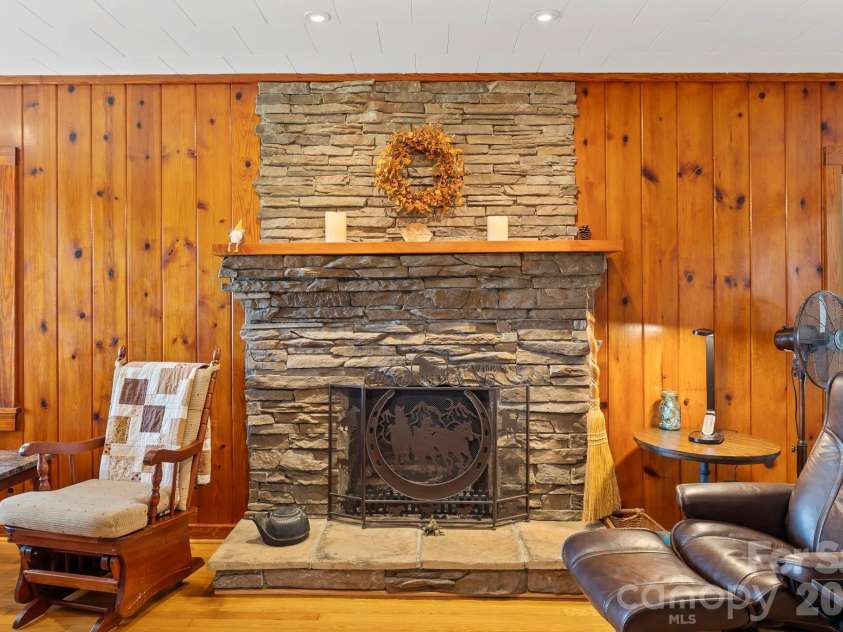 71 Laurel Mountain Road, Brevard, NC 28712.  MLS# CAR4370295, YatesRealty ID 32354. Nice gas fireplace