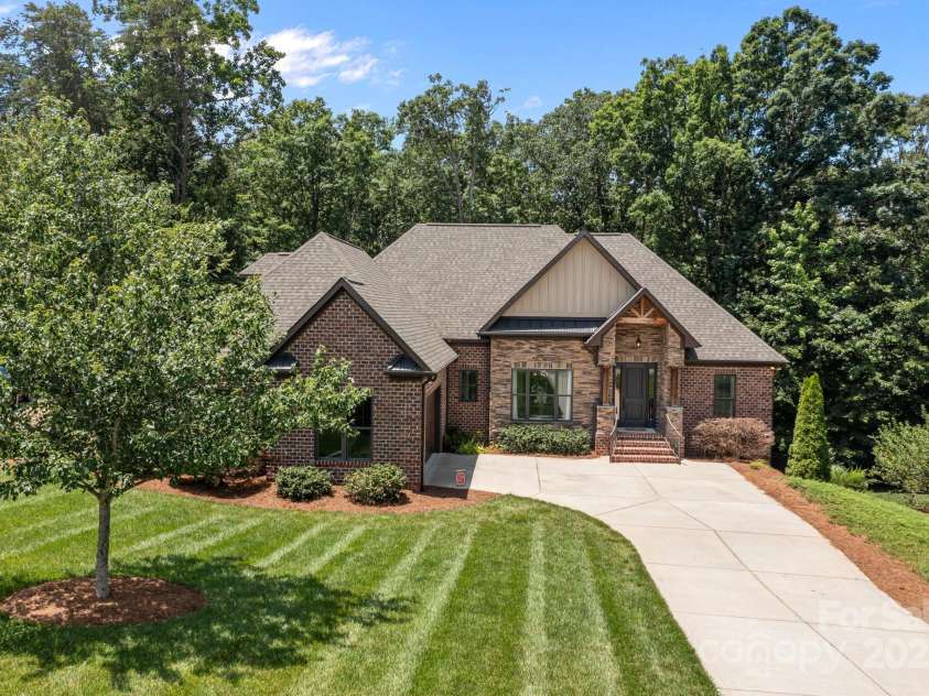 2341 Shiny Leaf Drive, Denver, NC 28037.  MLS# CAR4267140, YatesRealty ID 32355. 