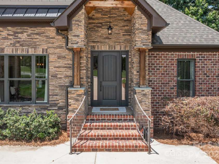 2341 Shiny Leaf Drive, Denver, NC 28037.  MLS# CAR4267140, YatesRealty ID 32355. 