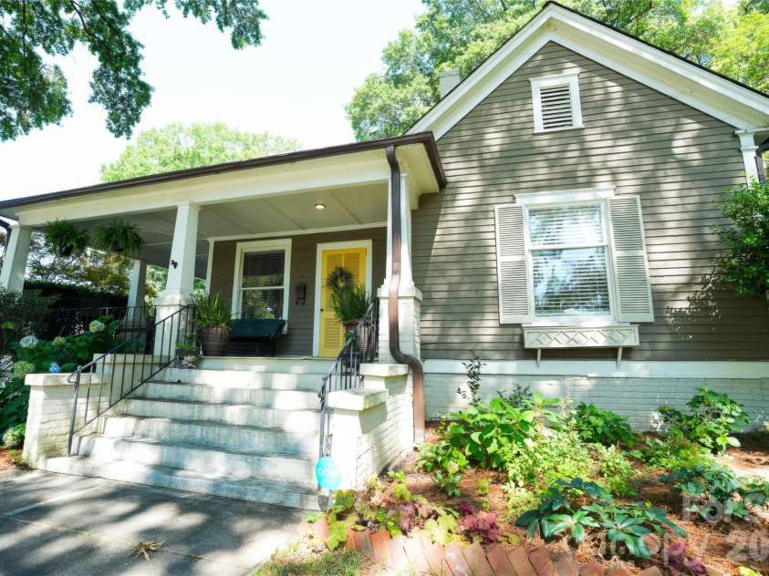 521 York Street, Gastonia, NC 28052.  MLS# CAR4395664, YatesRealty ID 32355. 
