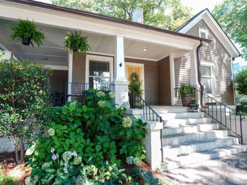521 York Street, Gastonia, NC 28052.  MLS# CAR4395664, YatesRealty ID 32355. 