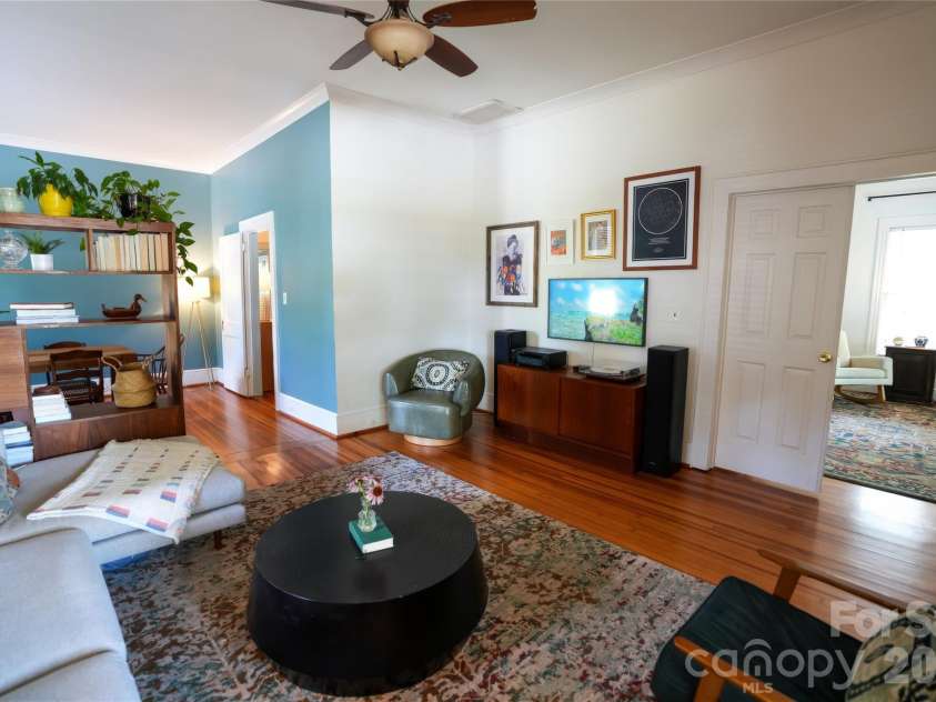 521 York Street, Gastonia, NC 28052.  MLS# CAR4395664, YatesRealty ID 32355. 