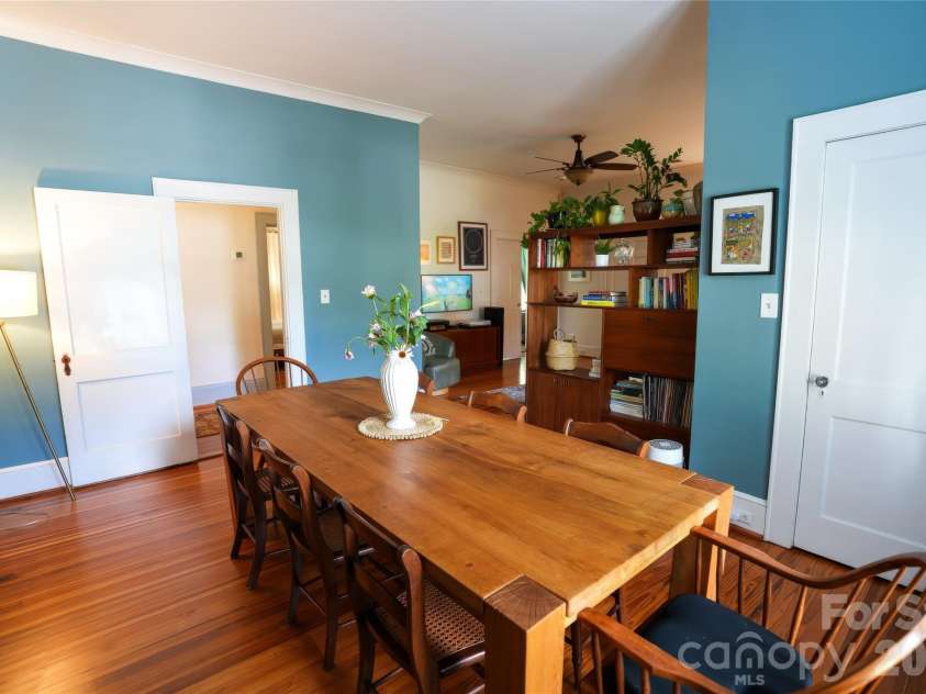 521 York Street, Gastonia, NC 28052.  MLS# CAR4395664, YatesRealty ID 32355. 