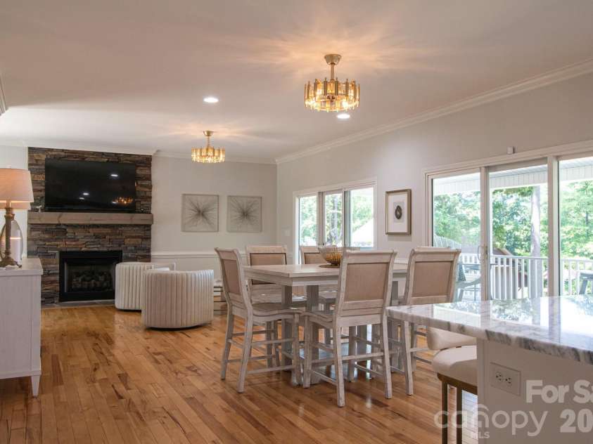 794 Riverwood Drive, Lexington, NC 27292.  MLS# CAR4389743, YatesRealty ID 32356. 