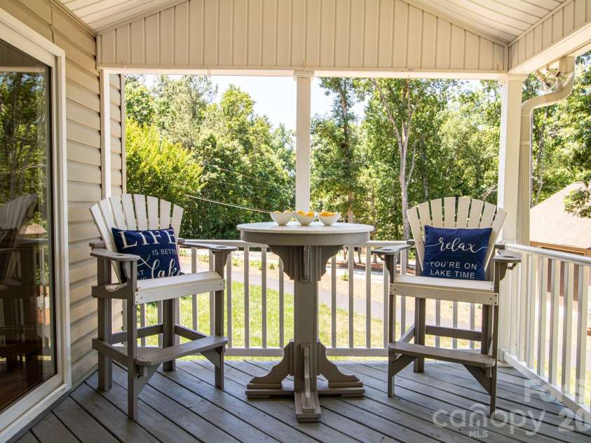 794 Riverwood Drive, Lexington, NC 27292.  MLS# CAR4389743, YatesRealty ID 32356. 
