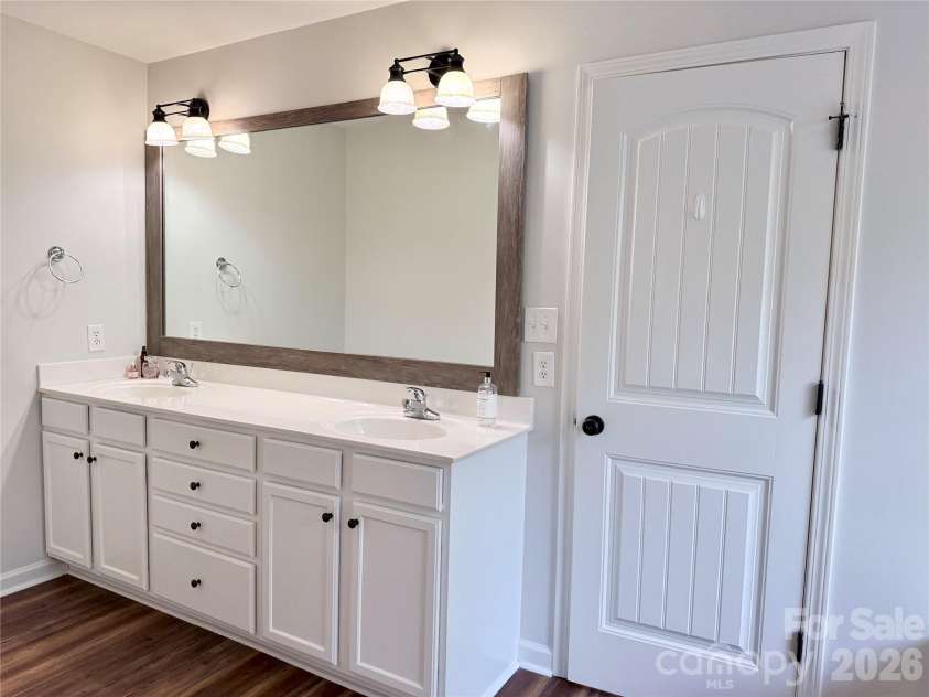 794 Riverwood Drive, Lexington, NC 27292.  MLS# CAR4389743, YatesRealty ID 32356. 