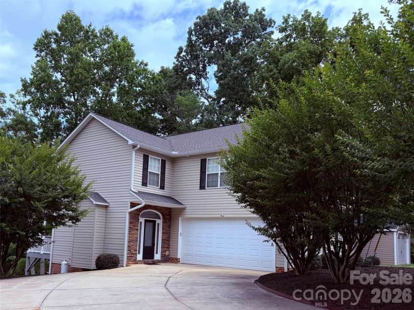 794 Riverwood Drive, Lexington, NC 27292.  MLS# CAR4389743, YatesRealty ID 32356. Front view