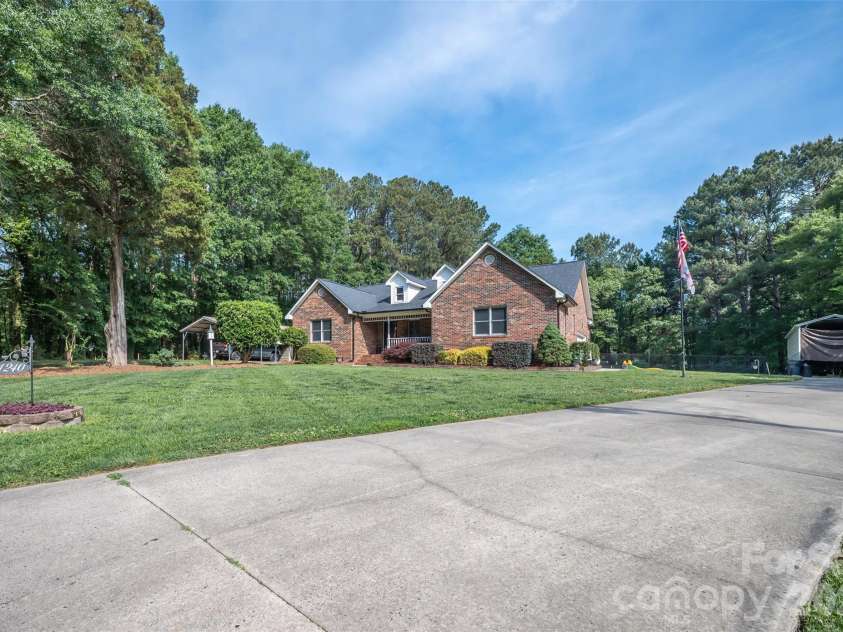 1240 Petes Road, Lincolnton, NC 28092.  MLS# CAR4382644, YatesRealty ID 32357. 