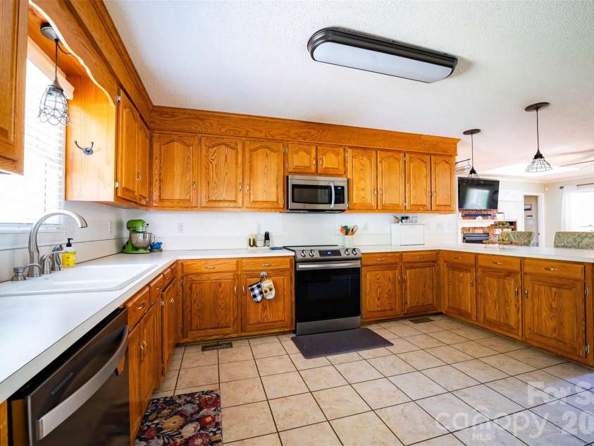 1240 Petes Road, Lincolnton, NC 28092.  MLS# CAR4382644, YatesRealty ID 32357. 