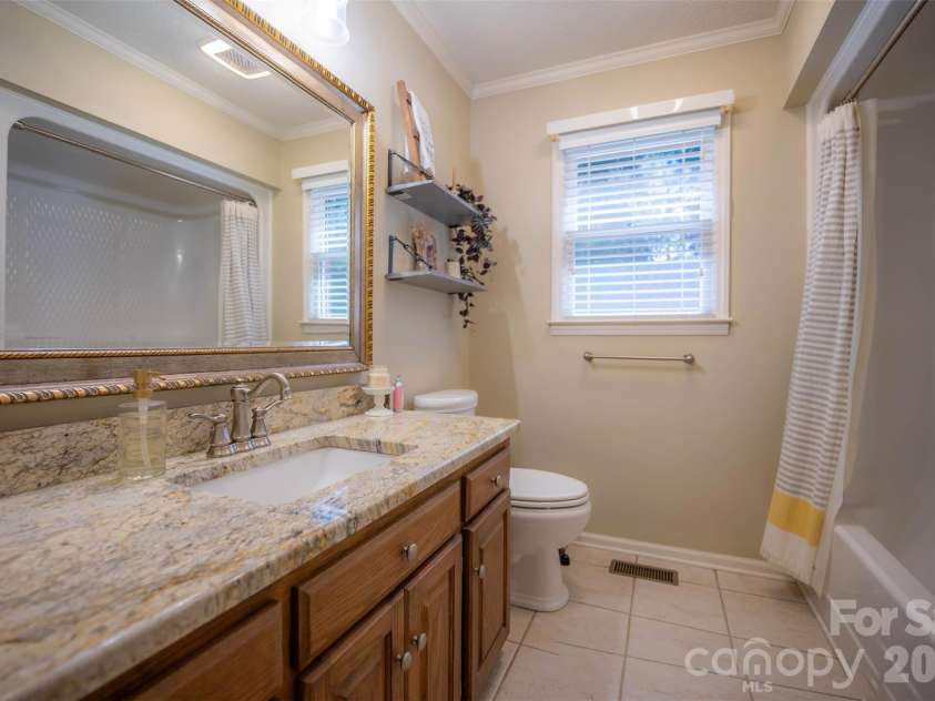 1240 Petes Road, Lincolnton, NC 28092.  MLS# CAR4382644, YatesRealty ID 32357. 
