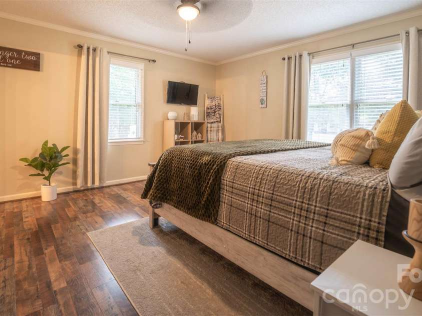 1240 Petes Road, Lincolnton, NC 28092.  MLS# CAR4382644, YatesRealty ID 32357. 