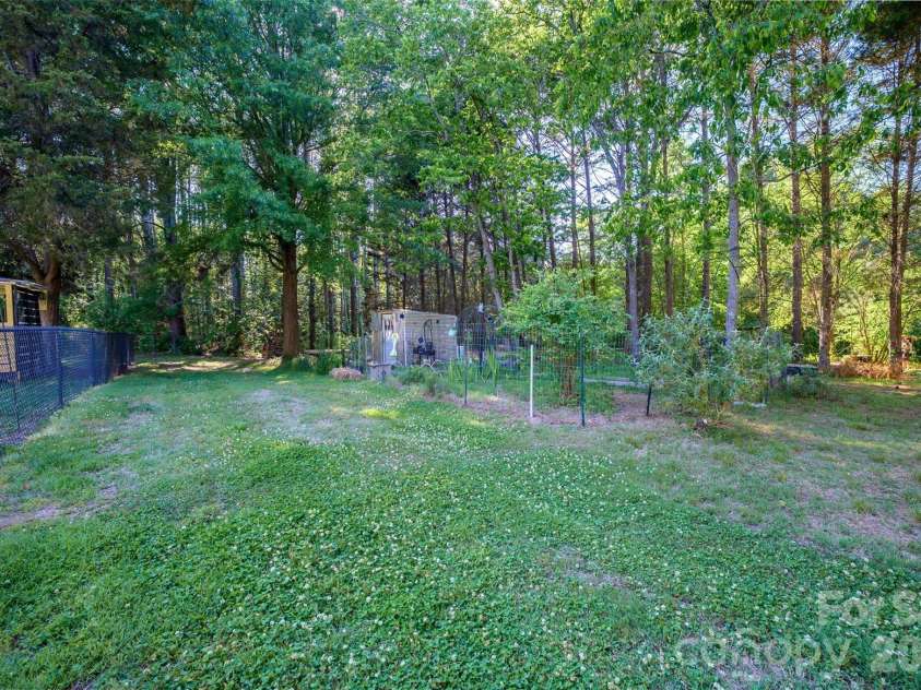 1240 Petes Road, Lincolnton, NC 28092.  MLS# CAR4382644, YatesRealty ID 32357. 