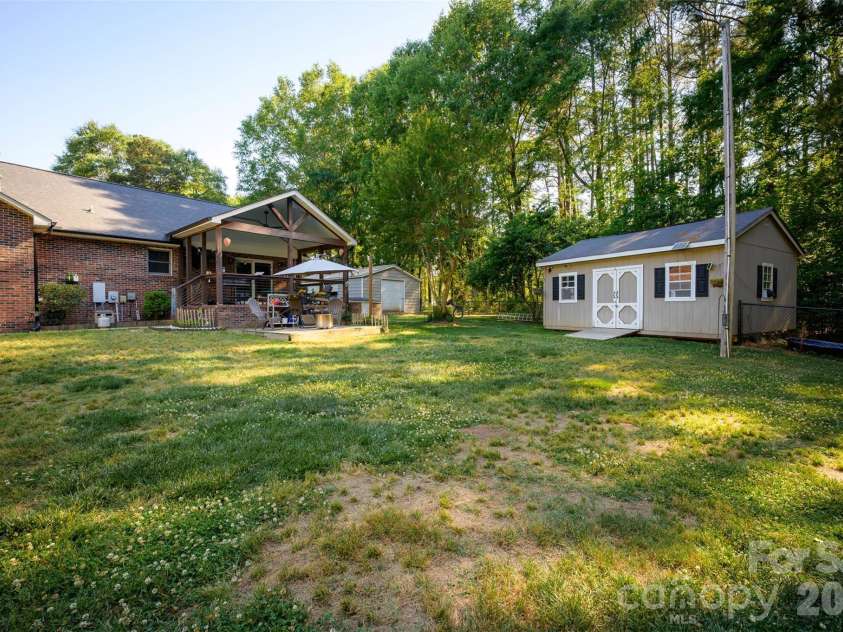 1240 Petes Road, Lincolnton, NC 28092.  MLS# CAR4382644, YatesRealty ID 32357. 
