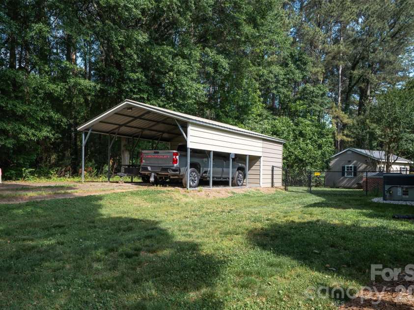 1240 Petes Road, Lincolnton, NC 28092.  MLS# CAR4382644, YatesRealty ID 32357. 