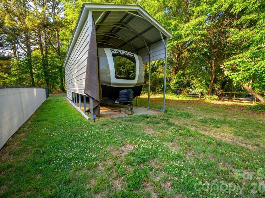 1240 Petes Road, Lincolnton, NC 28092.  MLS# CAR4382644, YatesRealty ID 32357. 