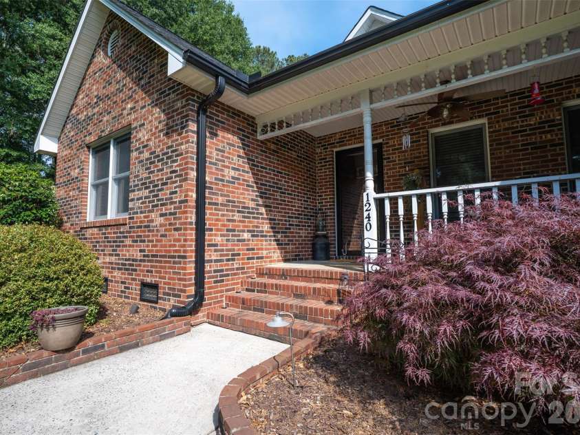 1240 Petes Road, Lincolnton, NC 28092.  MLS# CAR4382644, YatesRealty ID 32357. 