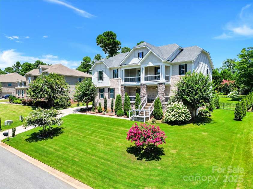 125 San Agustin Drive, Mooresville, NC 28117.  MLS# CAR4281195, YatesRealty ID 32357. 
